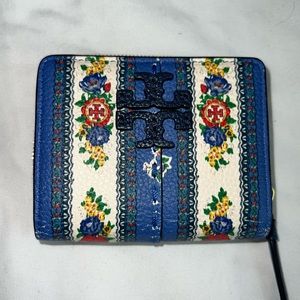 Tory Burch authentic McGraw Floral Bi-Fold Wallet.